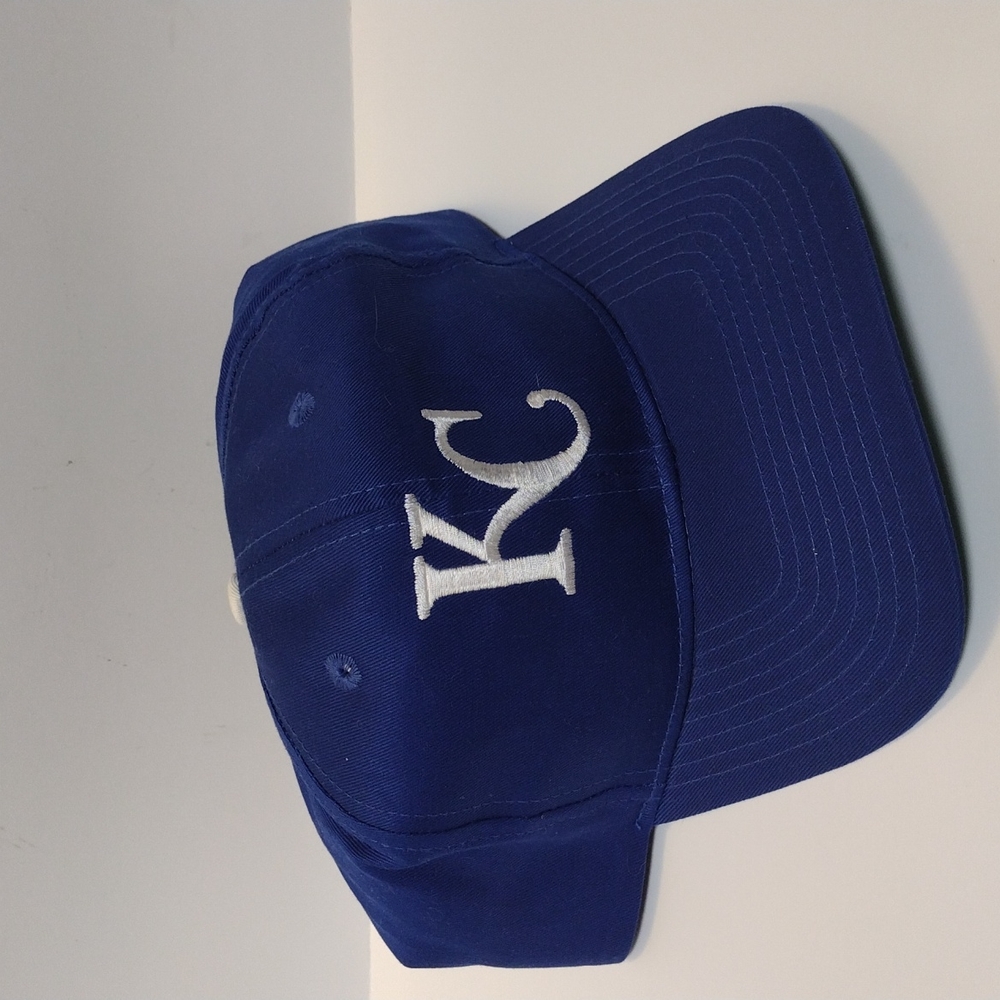 Kansas City Royals snap back hat.
